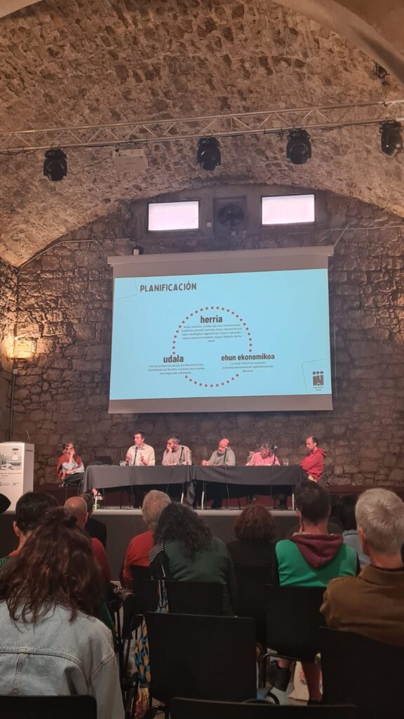 Experiències de gestió comunitària i pública de l’energia al 1r Fòrum de Municipalisme i Decreixement a Catalunya